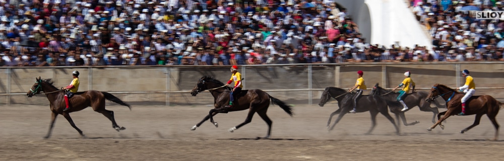 horse races on kyrgyzstan independence day